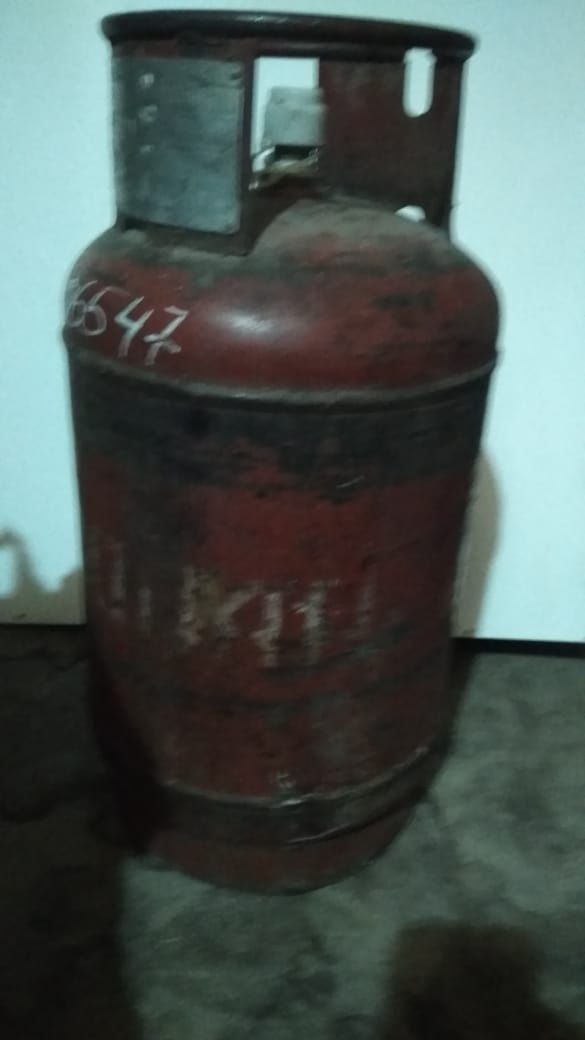 Продам газовую плиту с балконом, редуктором