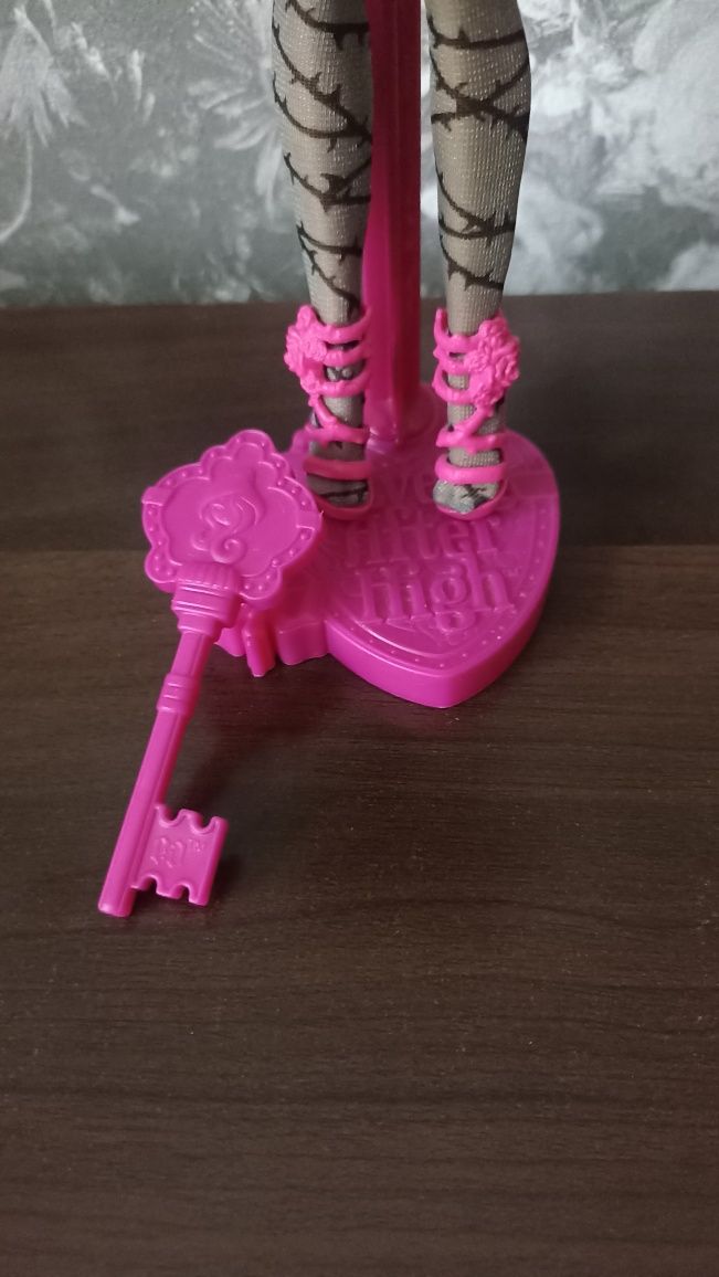 Продам куколку Ever After High