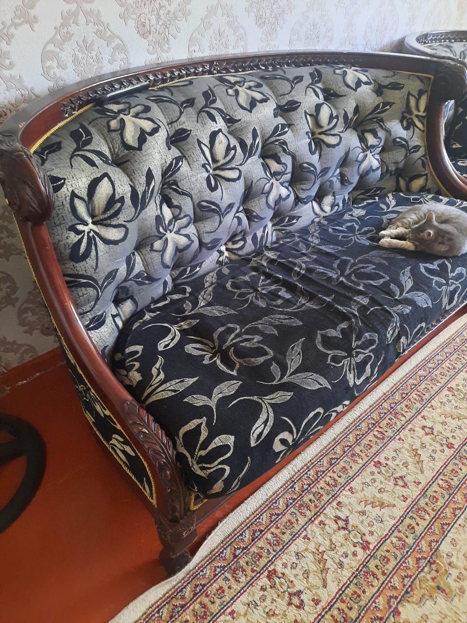 Продам диван срочно