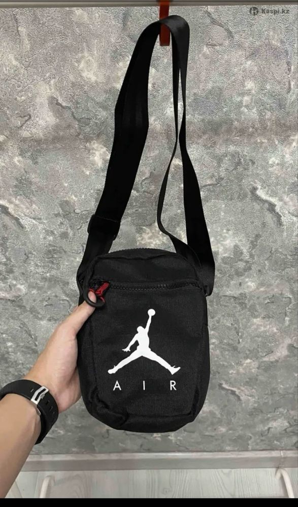 Продам барсетку JORDAN оригинал