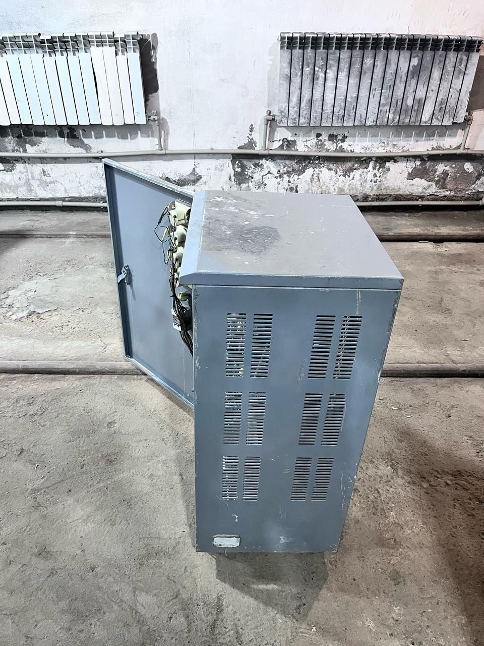 Стабилизатор 30kwСтабилизатор 30kw
В идеальном состоянии б/у
В идеальн