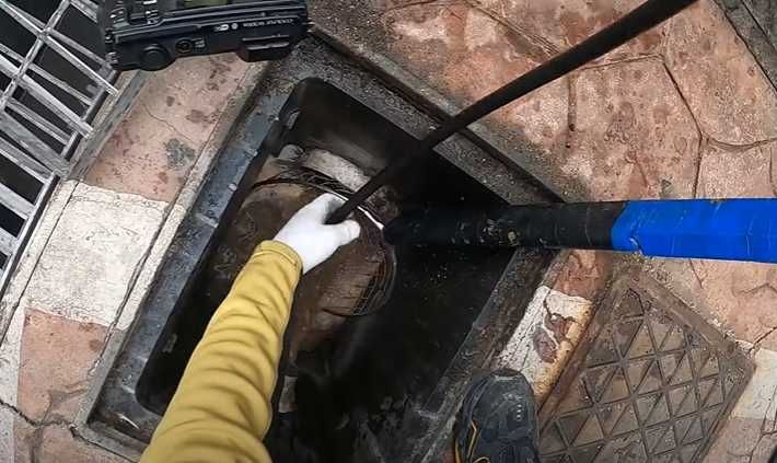 Промывка прочистка труб септик аппаратом и тросом гарантия Сантехник