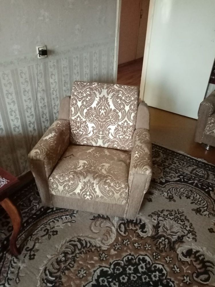 Диван и два кресла