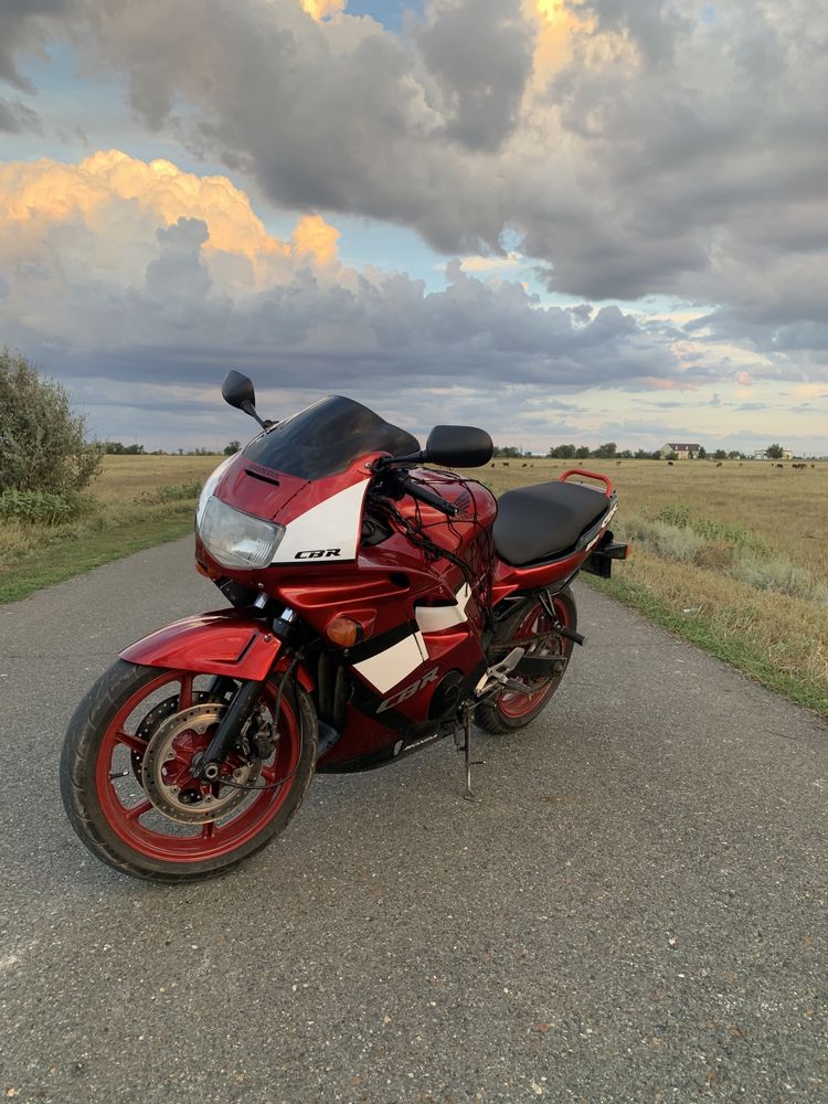 Мотоцикл honda cbr600 f2