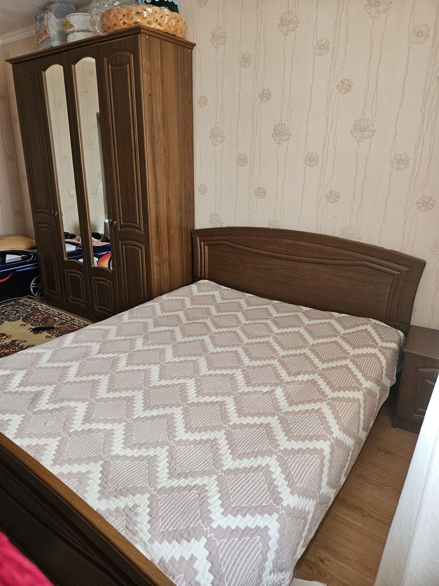 Спальный гарнитур