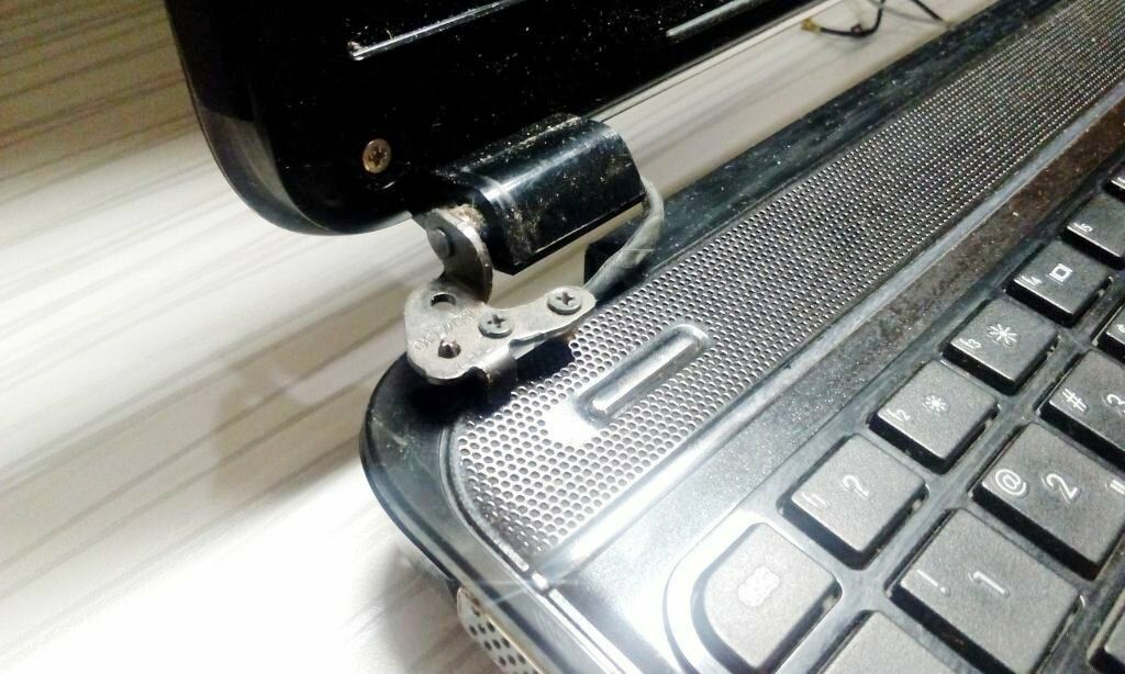 Ремонт корпуса ноутбуков.Замена экрана ноутбука.
