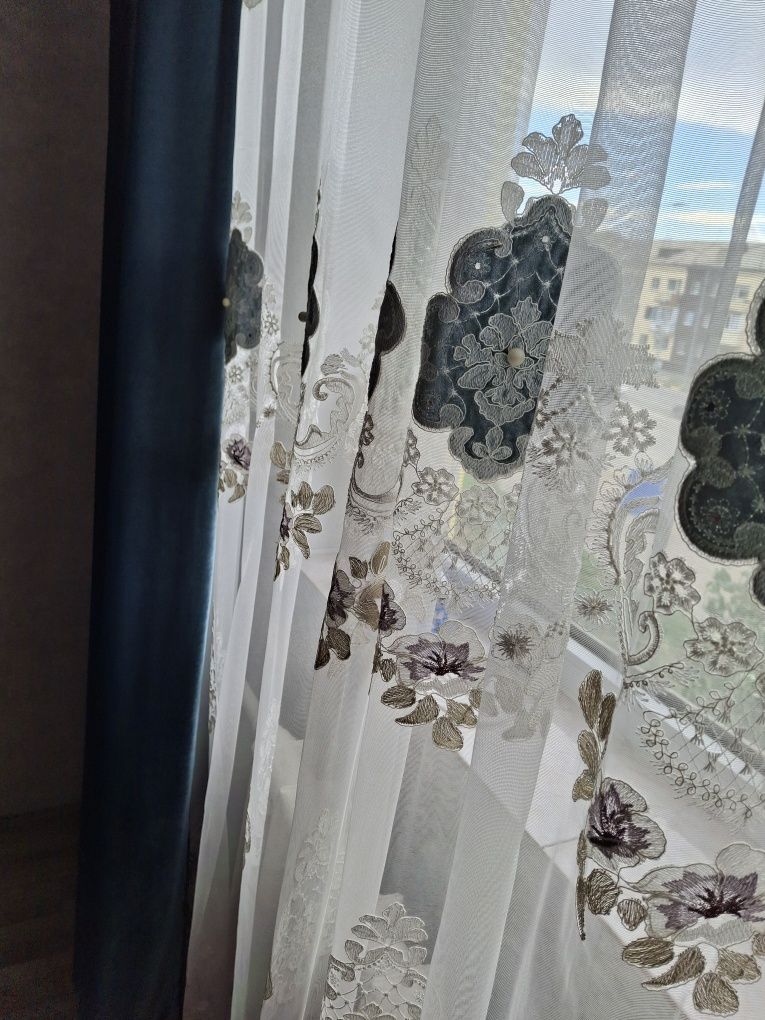 Продам шторы и тюль вместе на спальню