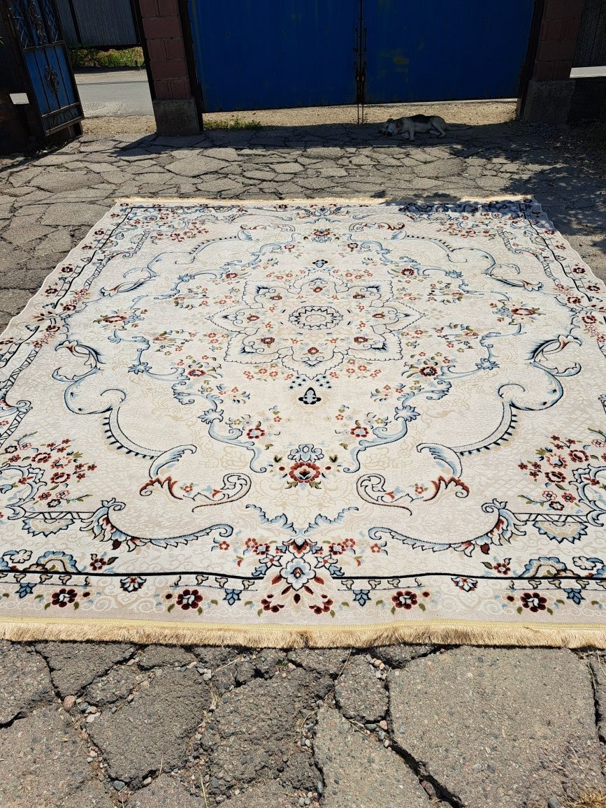 Продам ковёр 3.5 × 4