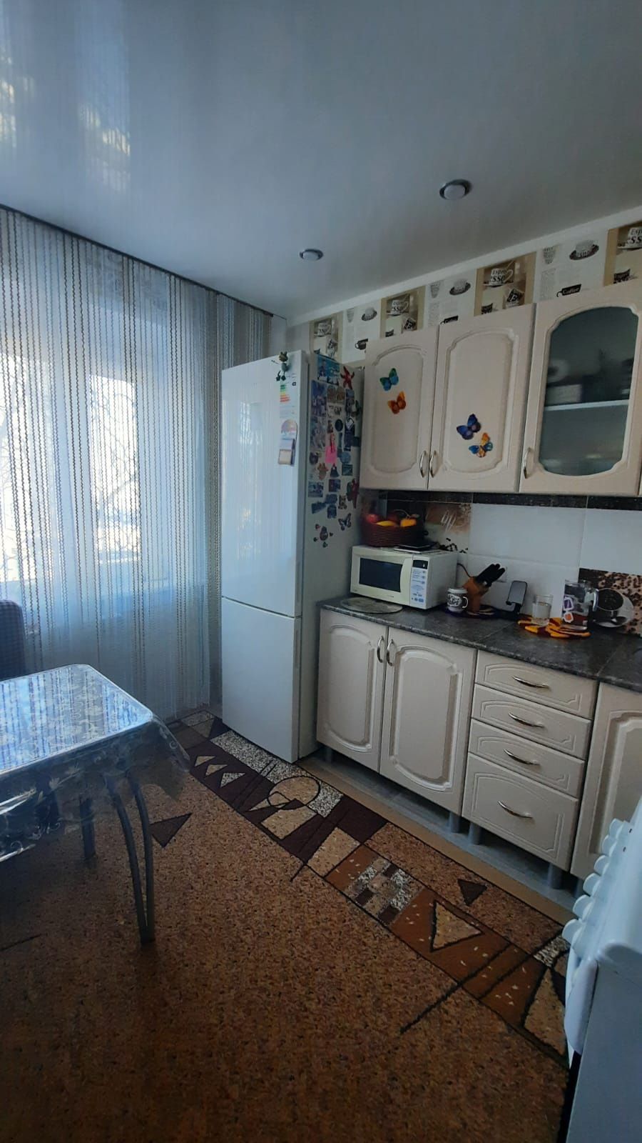 Продам 2 х комн квар. 9-43 , 1 этаж