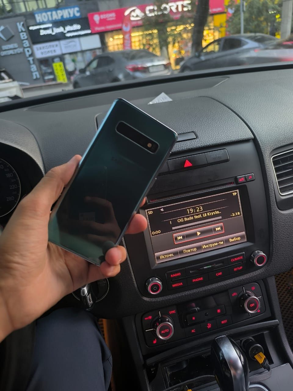 Samsung s10 8/128Gb в хорошем состоянии