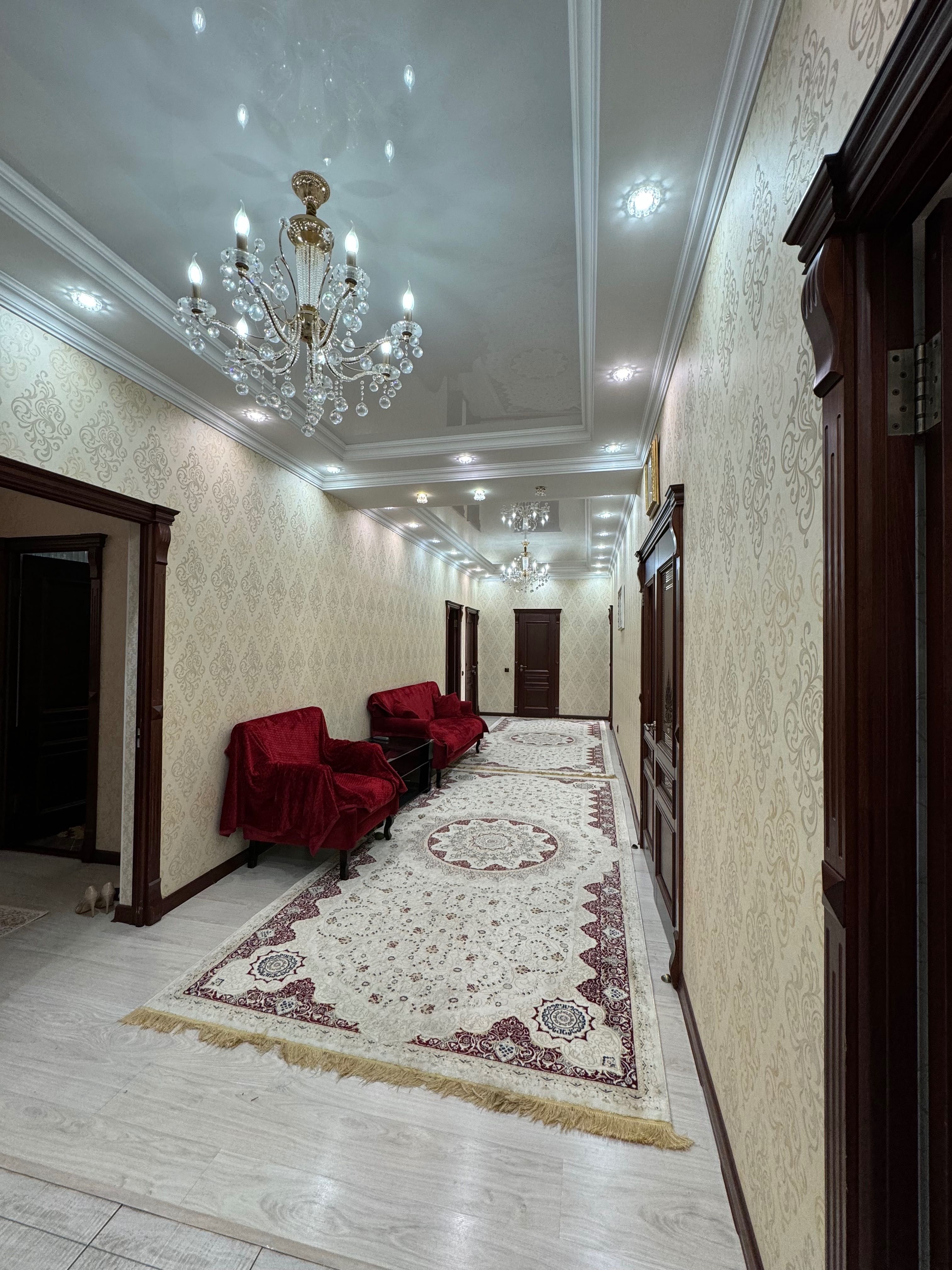 Продам 5-ти комн. квартиру по пр.Санкибай батыра 253/6