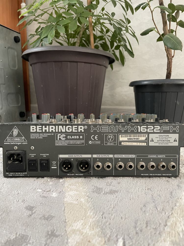 Пульт Behringer xenyx 1622 FX
