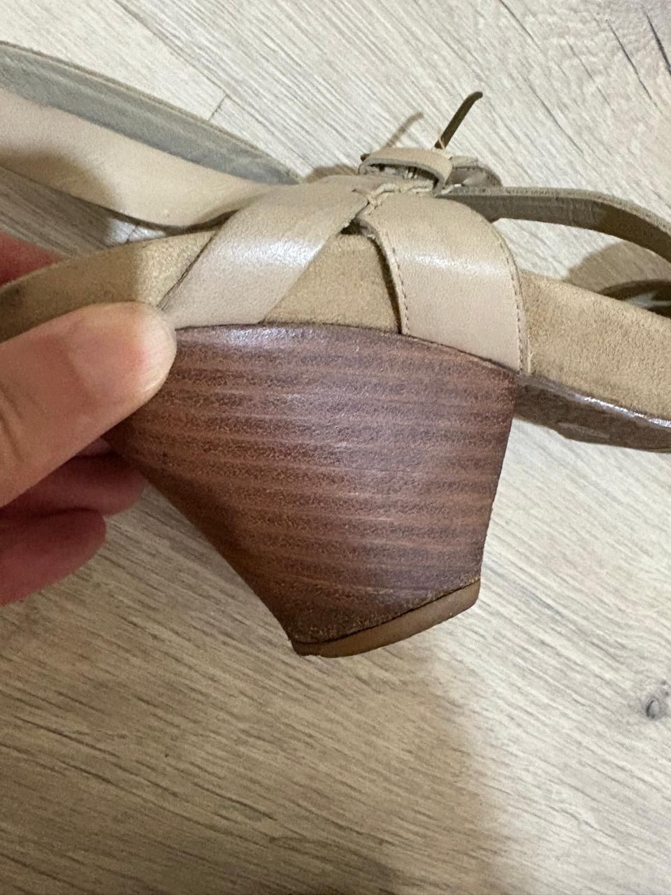 Босоножки кожаные от Clarks