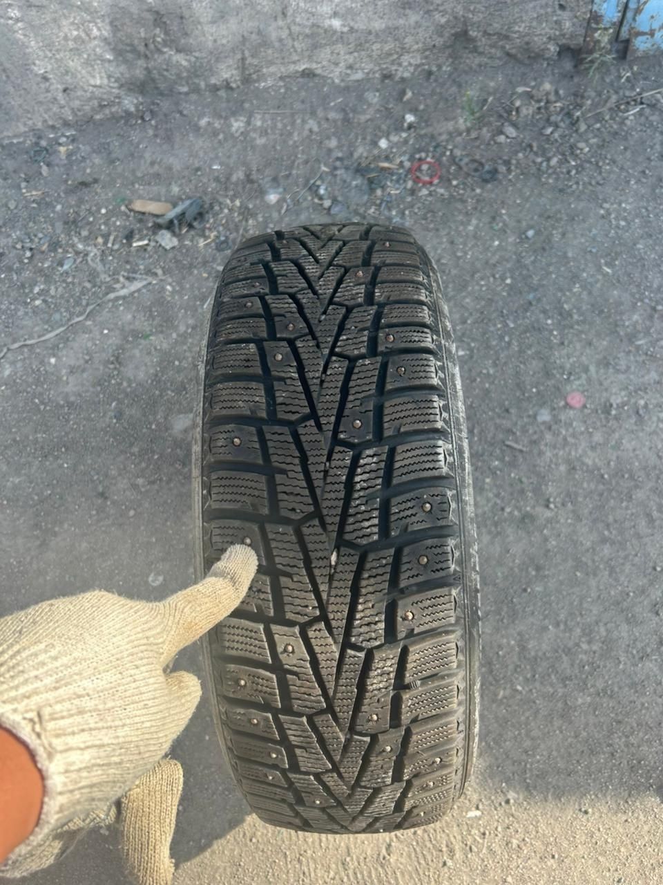 Продам  шины  зимние