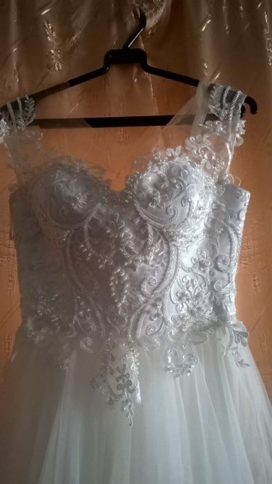 Продам эксклюзивное свадебное платье ,евро фатин.