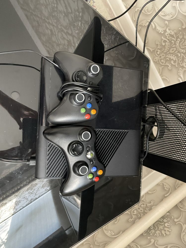 Xbox 360E 250gb прошитий много игры