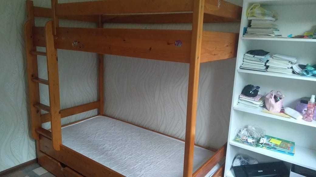 Кровать двухярусная из сосны