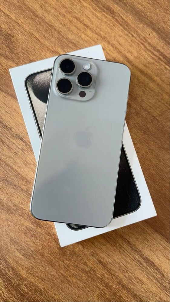 Смартфон Apple iPhone 15 Pro 8/256GB Natural Titanium