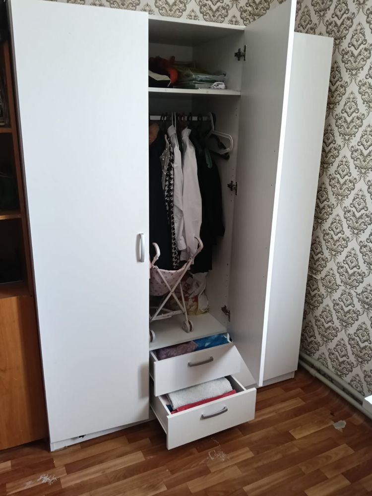 Тез арада үлкен ақ шкаф сатылады