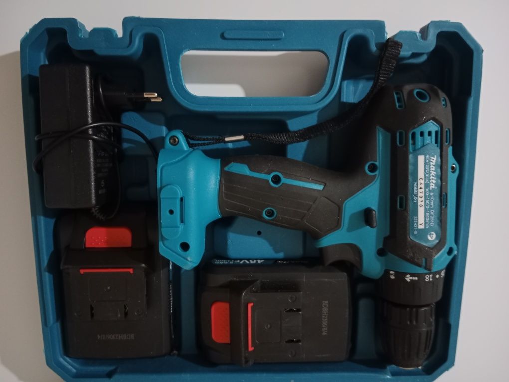 Шуруповёрт Makita