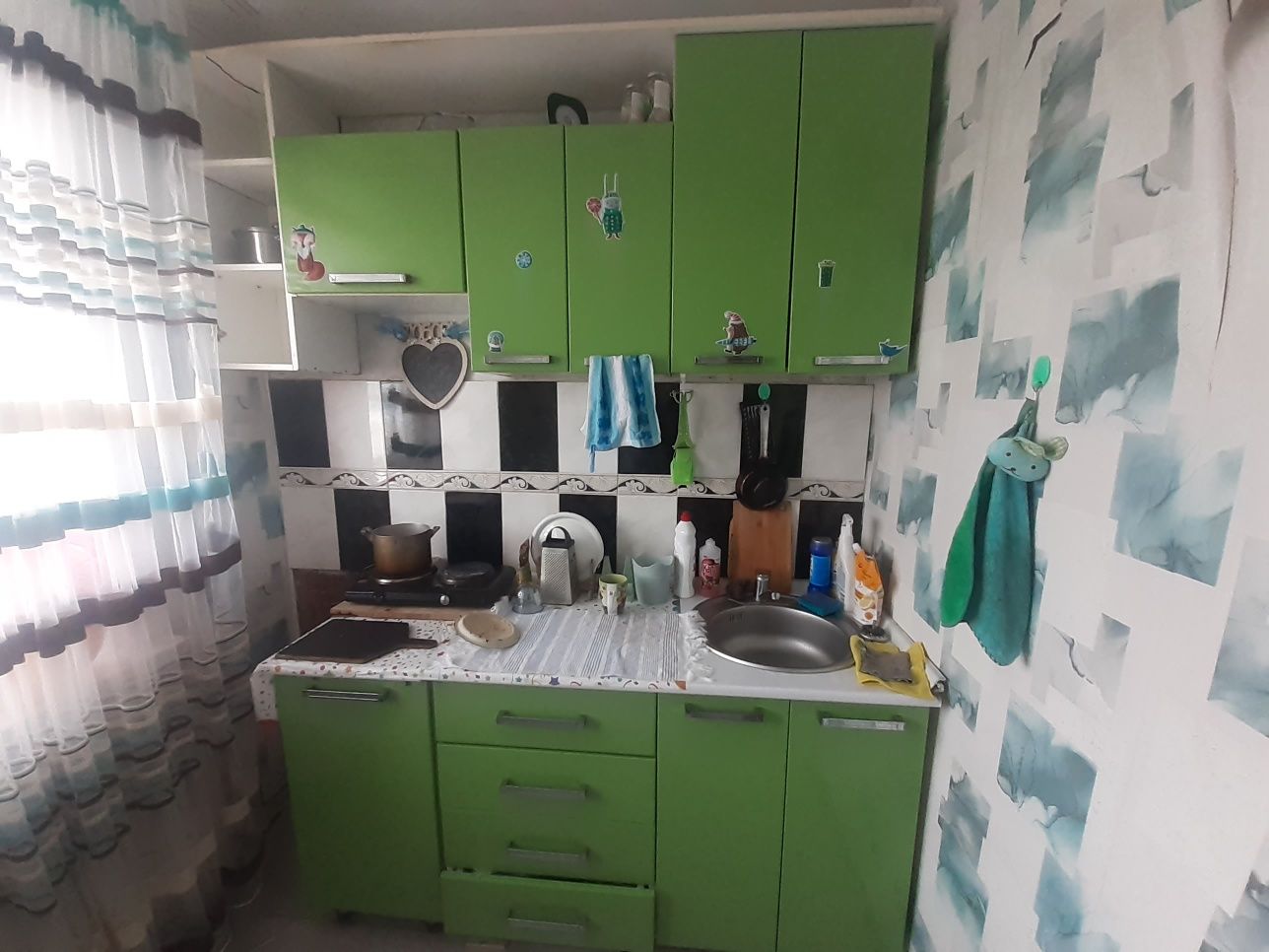 Продаётся кухонный гарнитур и т.д