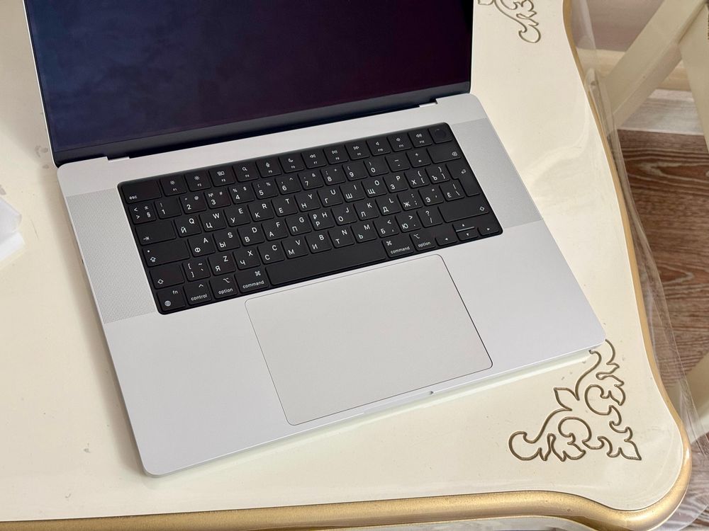 Apple MacBook PRO 16 / 120-цикл/ M1-PRO/Озу-16/SSD-512