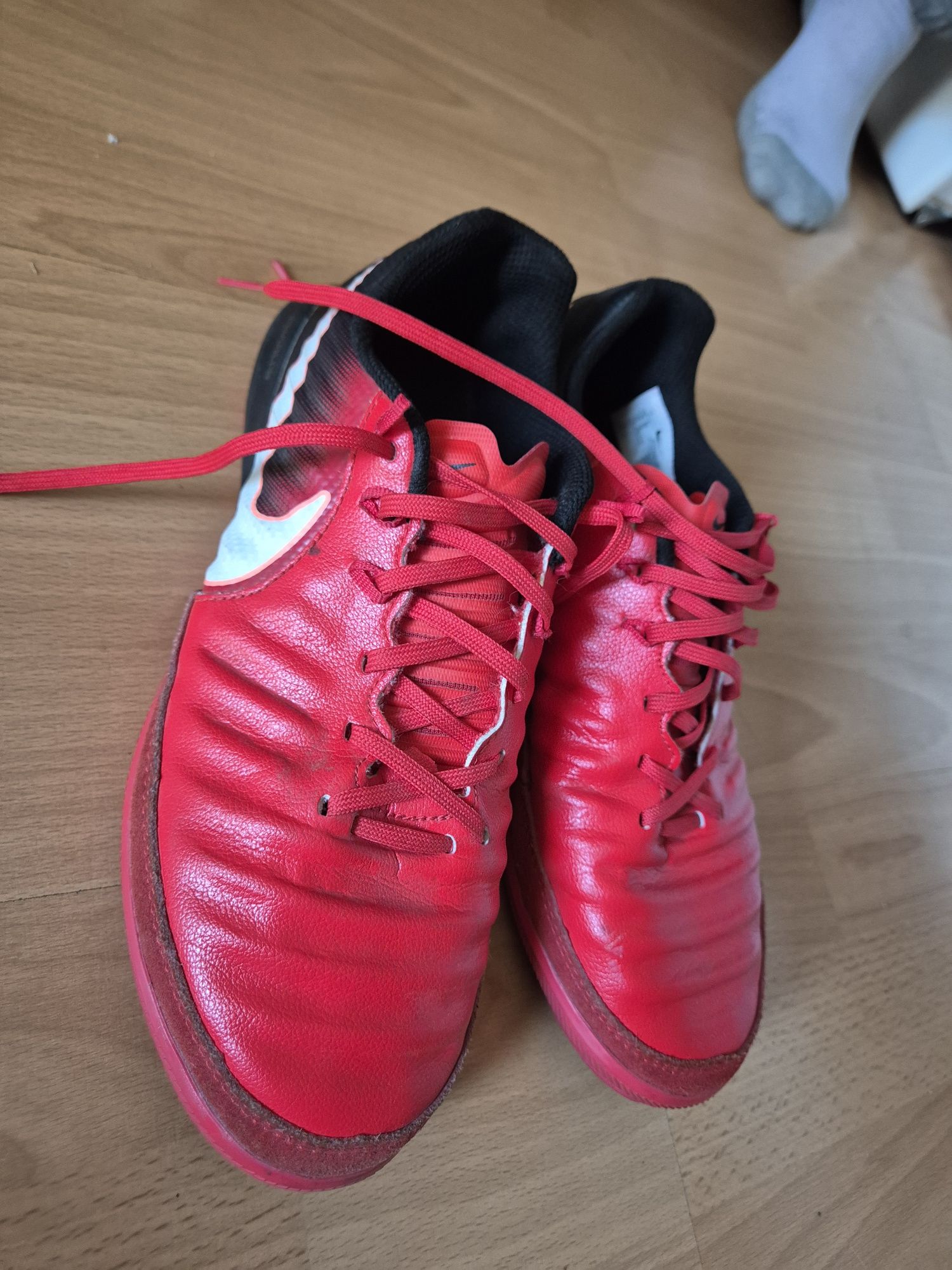 Nike Tiempo X черно-красные