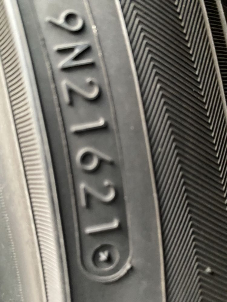 225/50/18 пара бу TOYO