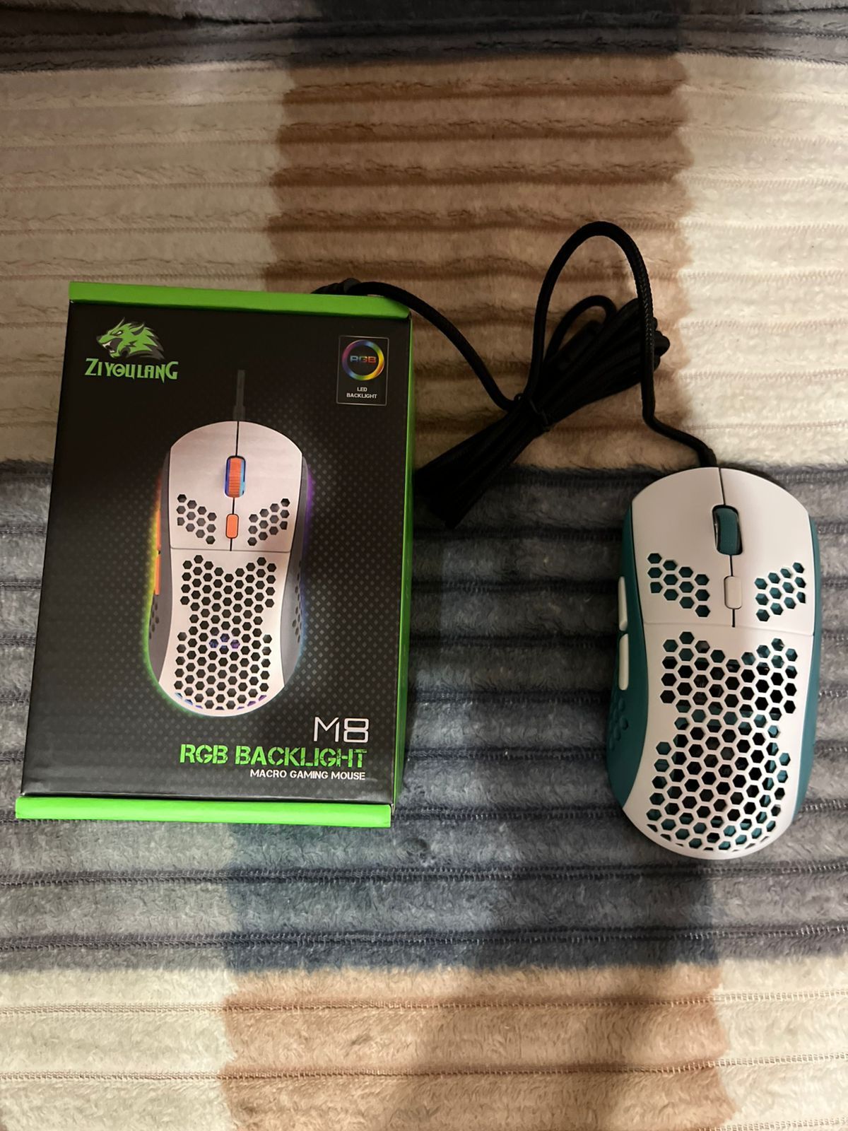 Продам игровую мышку M8 с RGB ( новый в упаковке )