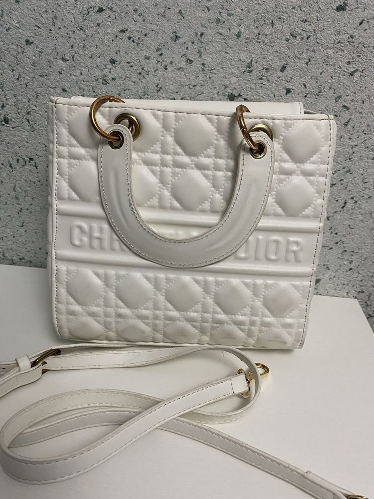 Сумка  от  Dior
