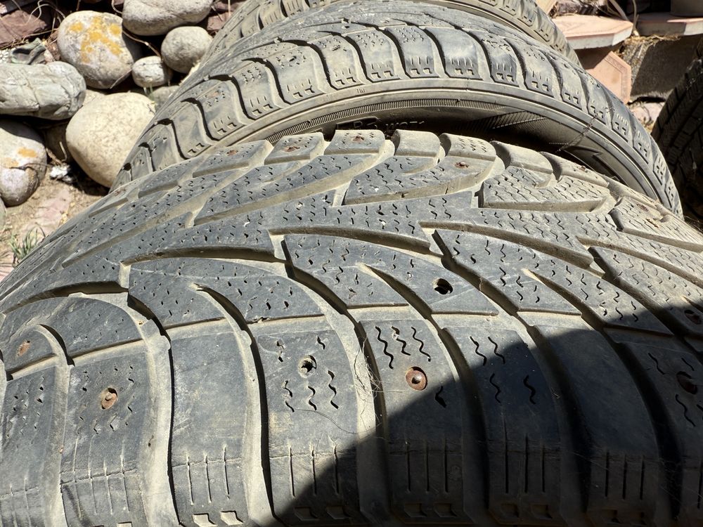 Зимнии шины 215/55 R17