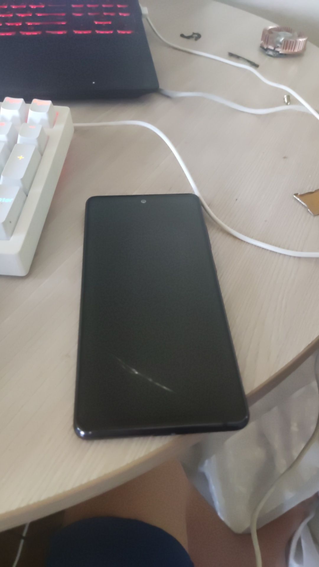 Samsung s20fe не включается не знаю почему