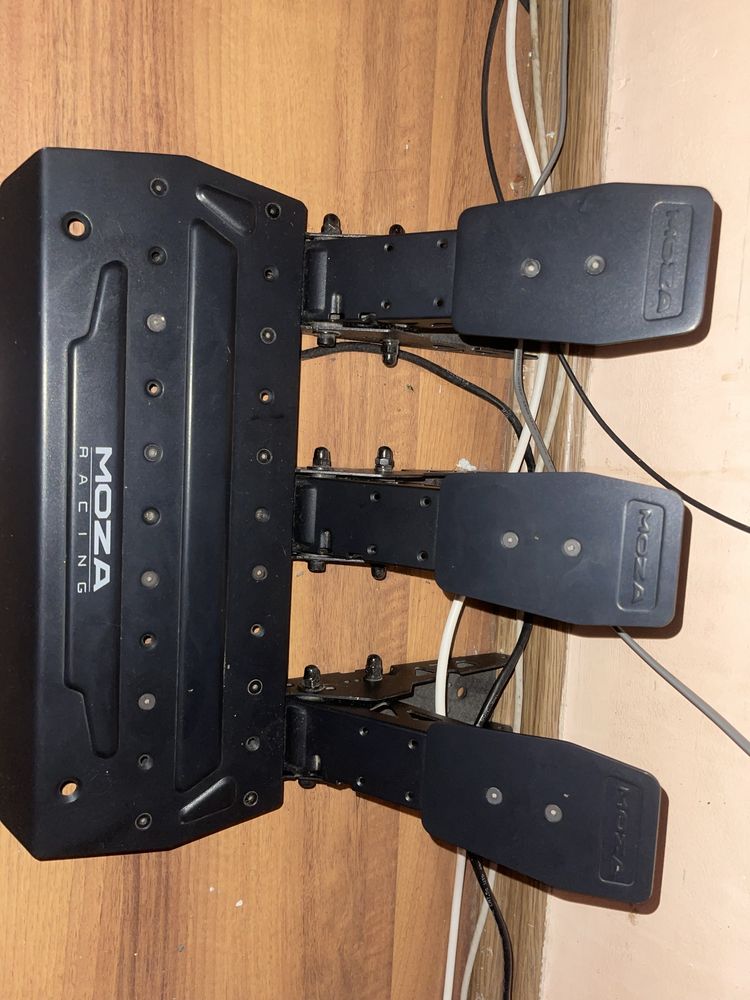 Продам Игровой Руль Moza R 5
