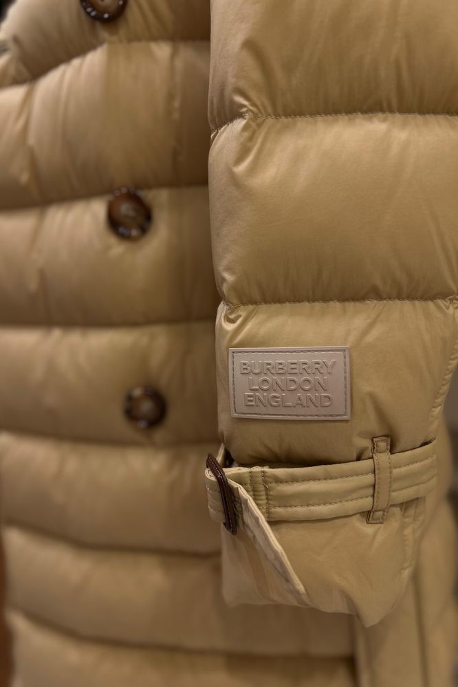 Женский пуховик Burberry оригинал.