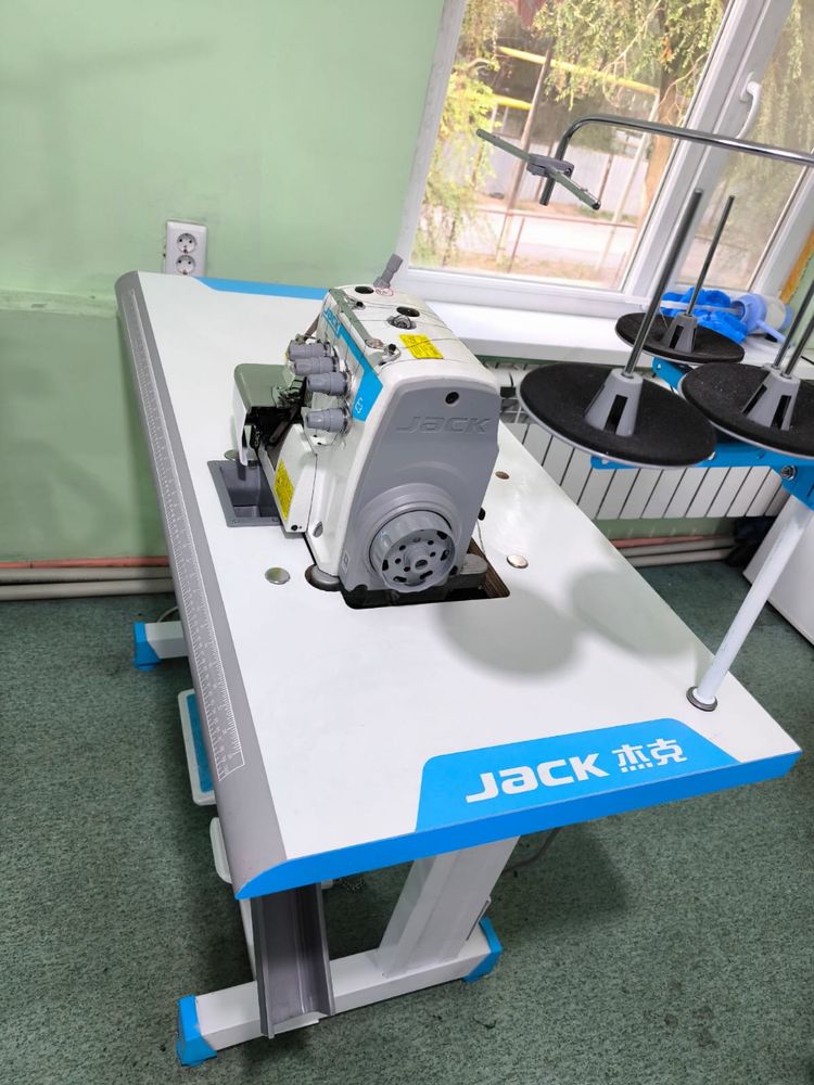 Оверлок jack 4х нитка