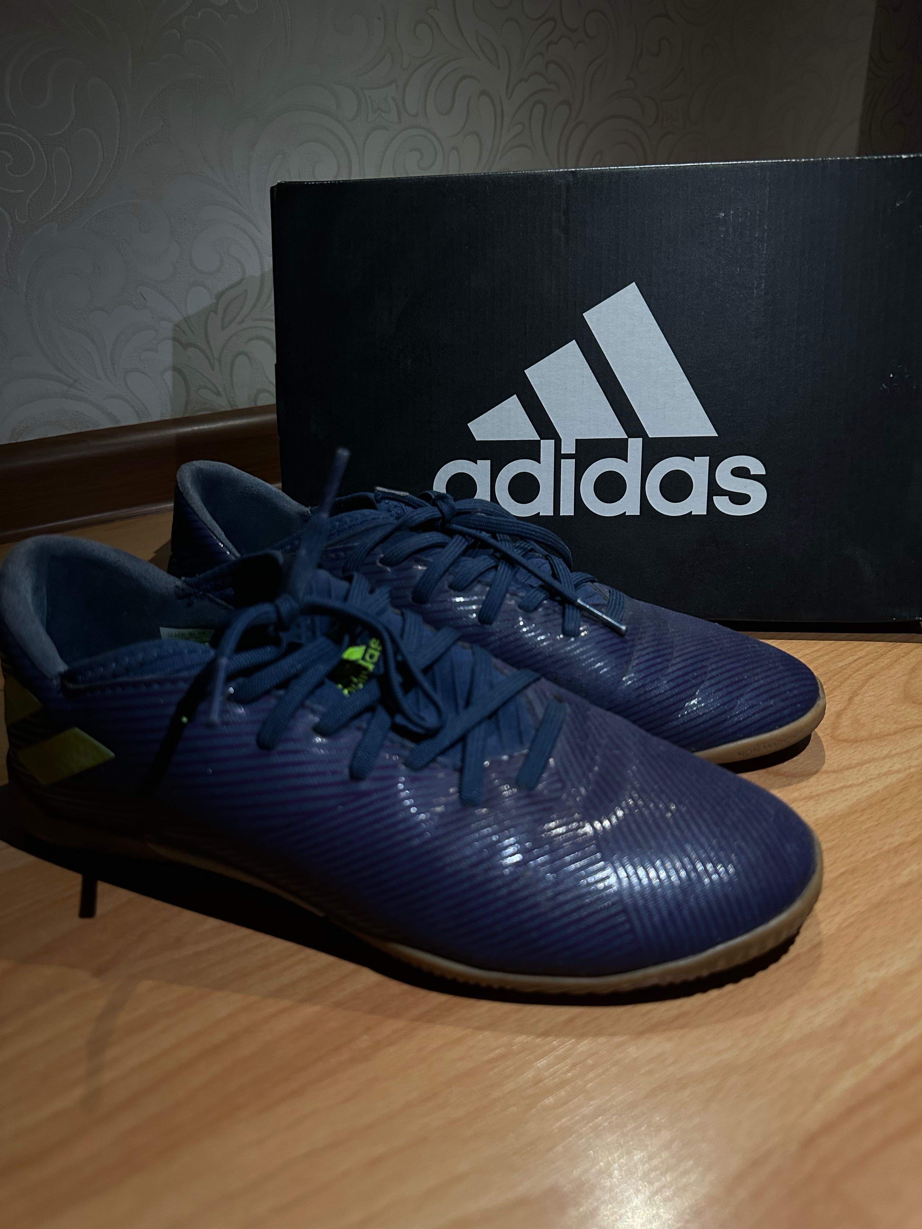 ФУТЗАЛКИ ADIDAS, 37,5 размер