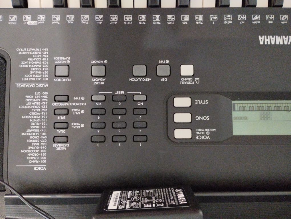 Синтезатор Yamaha E373