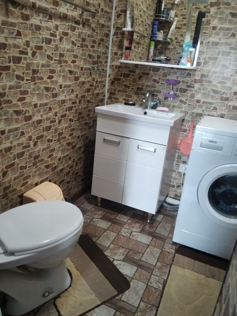 Продаётся четырёхкомнатная квартира на земле.