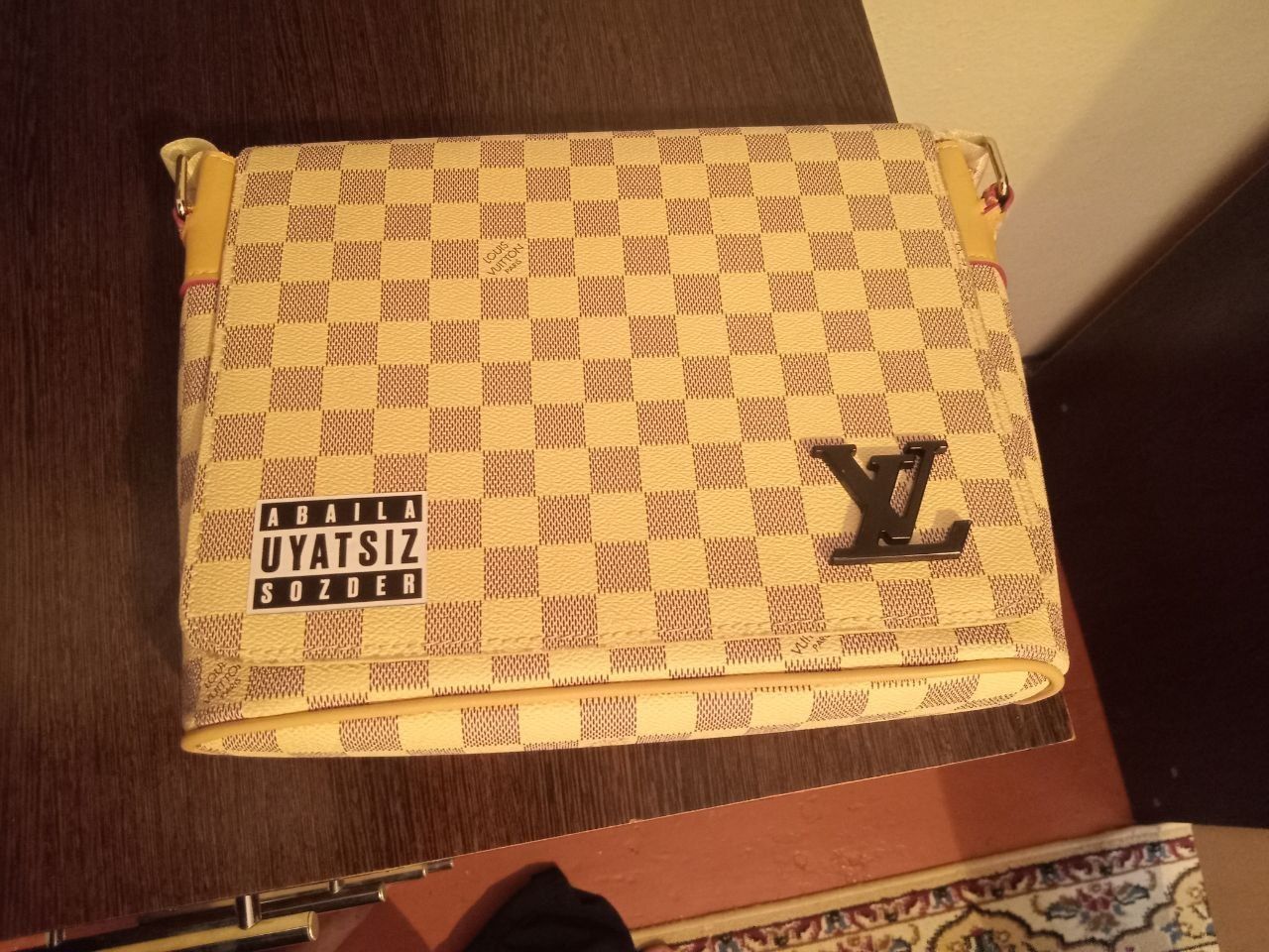 Продам барсетку louis vuitton