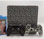 Продам PS4 Slim.