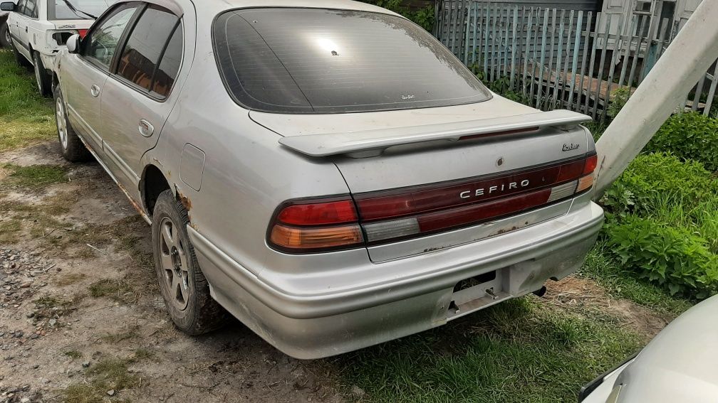 продам по запчастям нисан цефиро