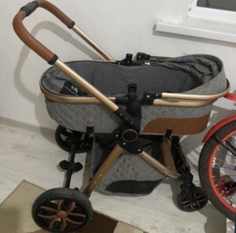 Продам каляску срочно.