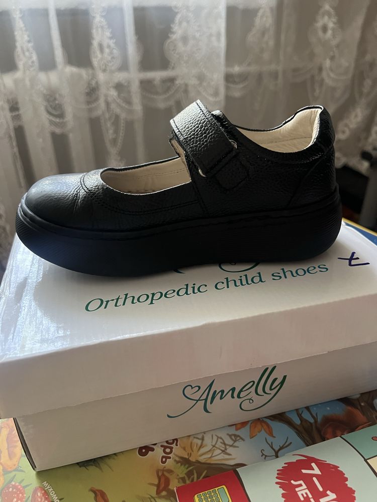 Детские школьные туфли