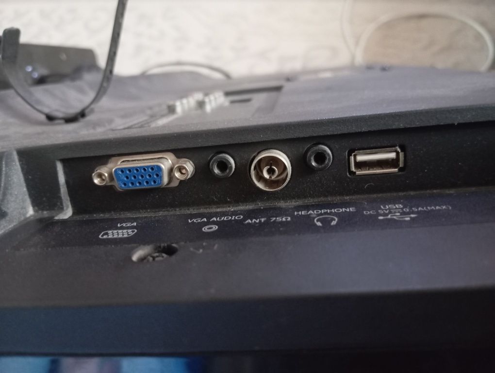 Телевизор Hisense LEDN29K300