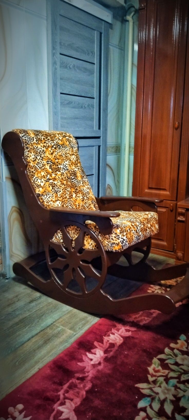 Продам кресла-качалки ручной работы новые