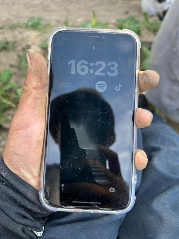 Продам Айфон 11