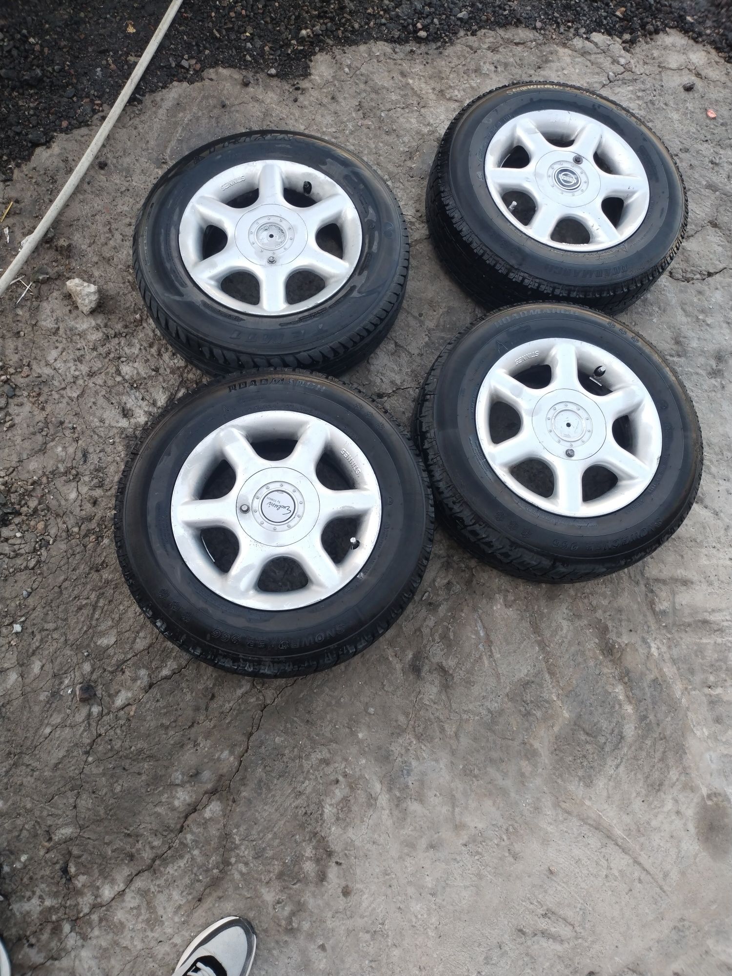 Продам диски с резиной
