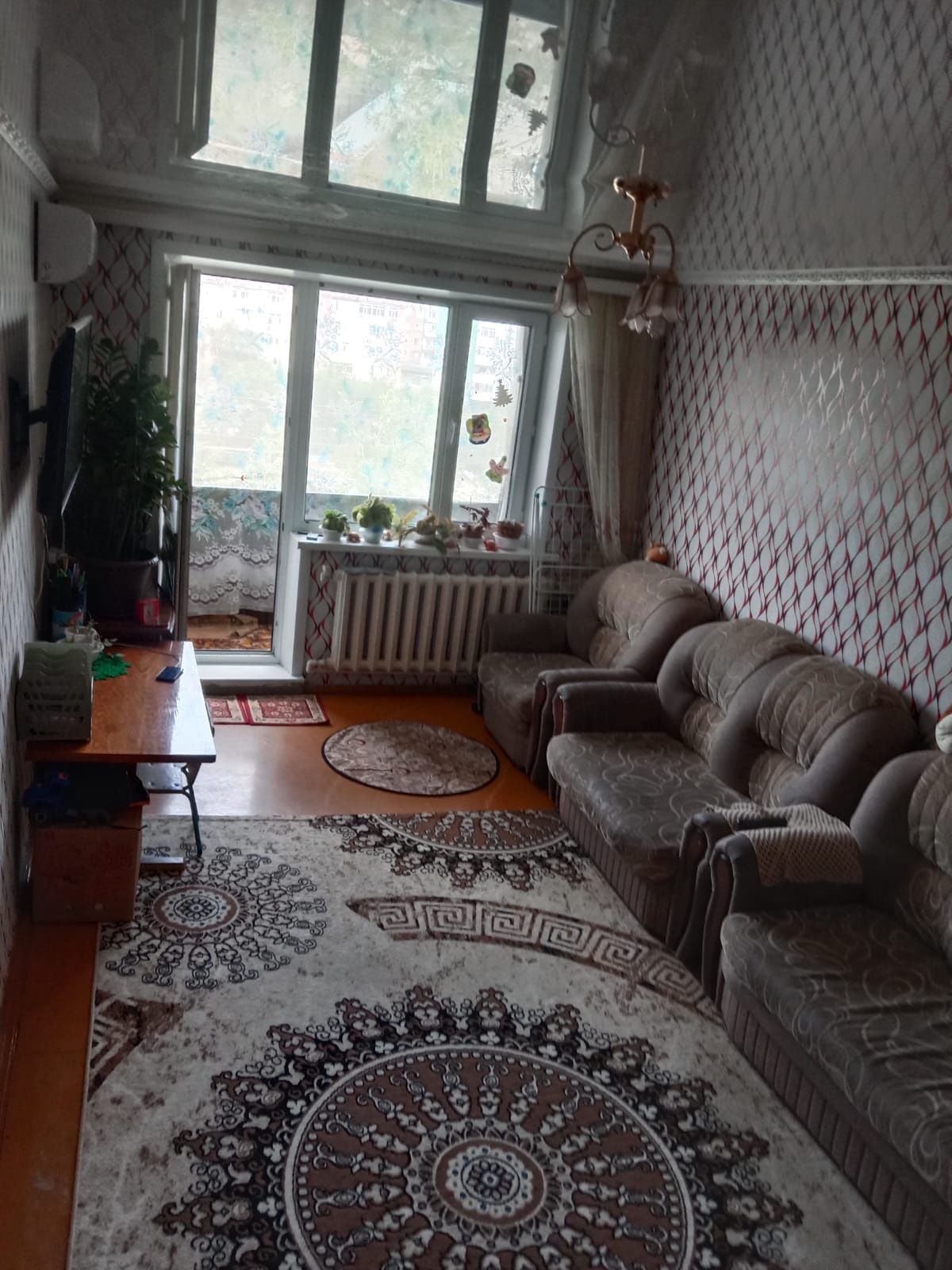 Продам 2 комнатную квартиру в центре