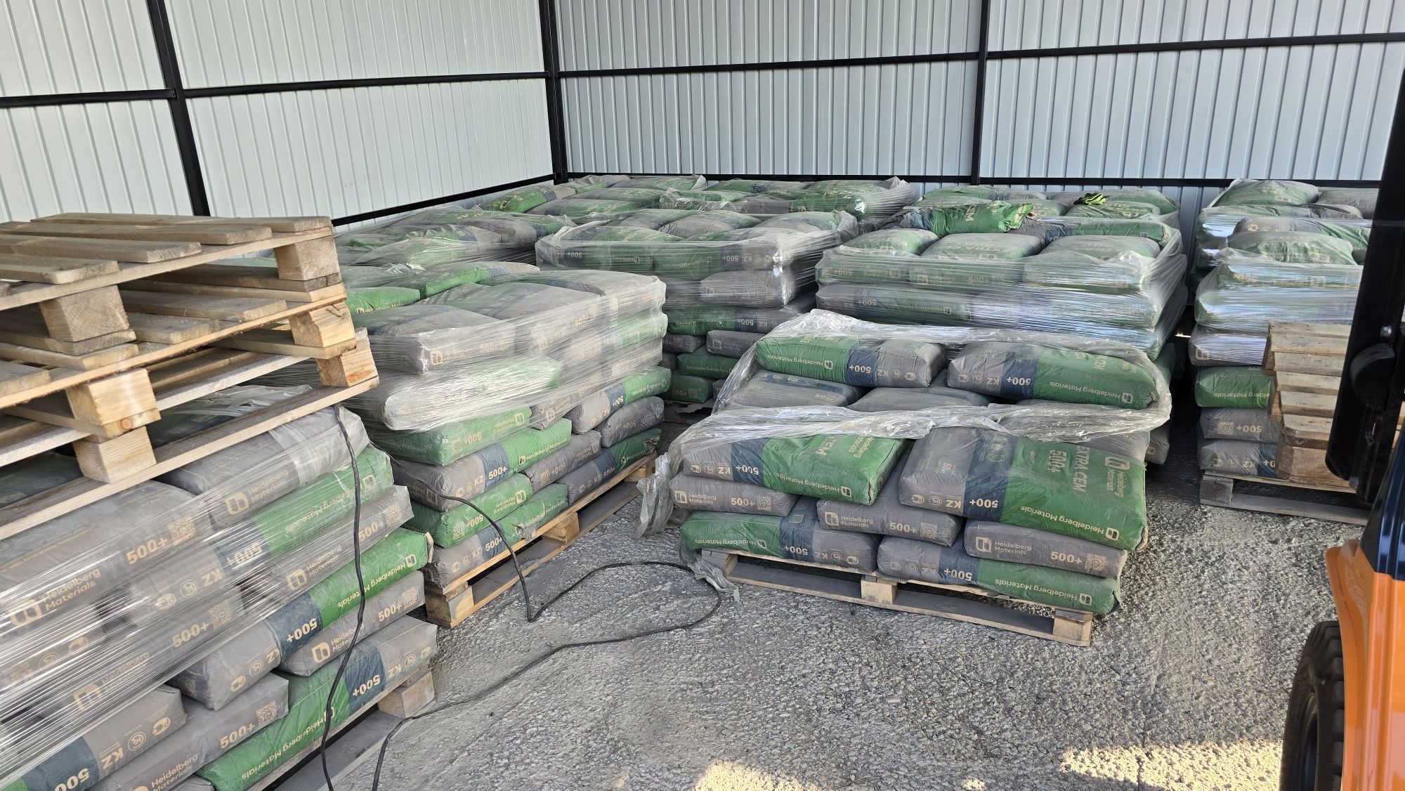 Продам цемент бухтарминскийй. М 500