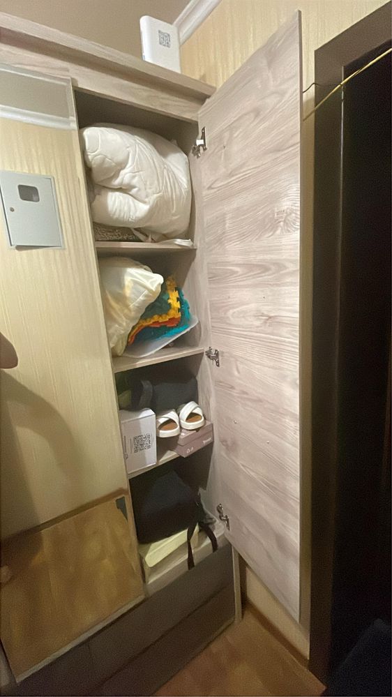 Шкаф для спальни, прихожей